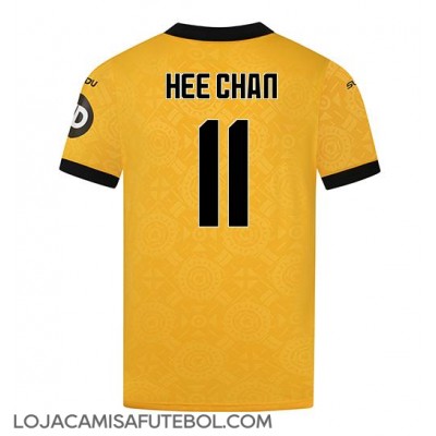 Camisa de Futebol Wolves Hee-chan Hwang #11 Equipamento Principal 2025-26 Manga Curta Camisa de Futebol Wolves Hee-chan Hwang #11 Equipamento Principal 2025-26 Manga Curta